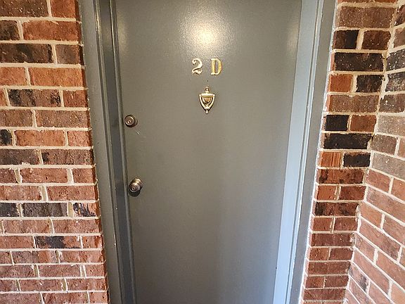 2nd image of 1101 Mercury Dr Unit 2D