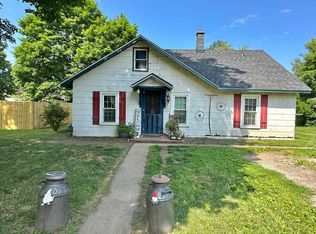 405 Pioneer Ave, Sturgis, MI 49091