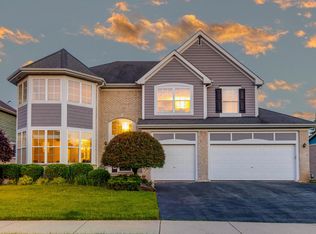 475 Sycamore St, Vernon Hills, IL 60061