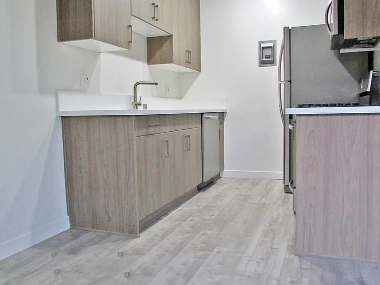 11511 Rochester Ave #11 — Photo 7