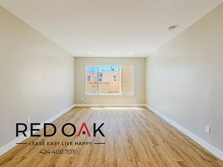 921 W 82nd St #24 — Photo 7