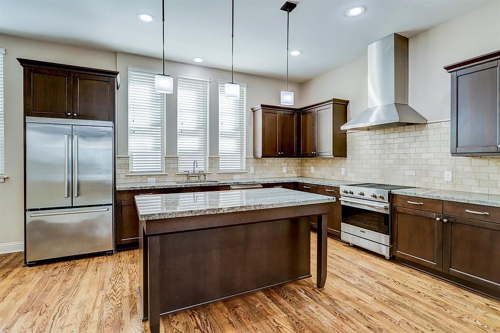 607 Oakley St UNIT 2, Houston, TX 77006 | Zillow