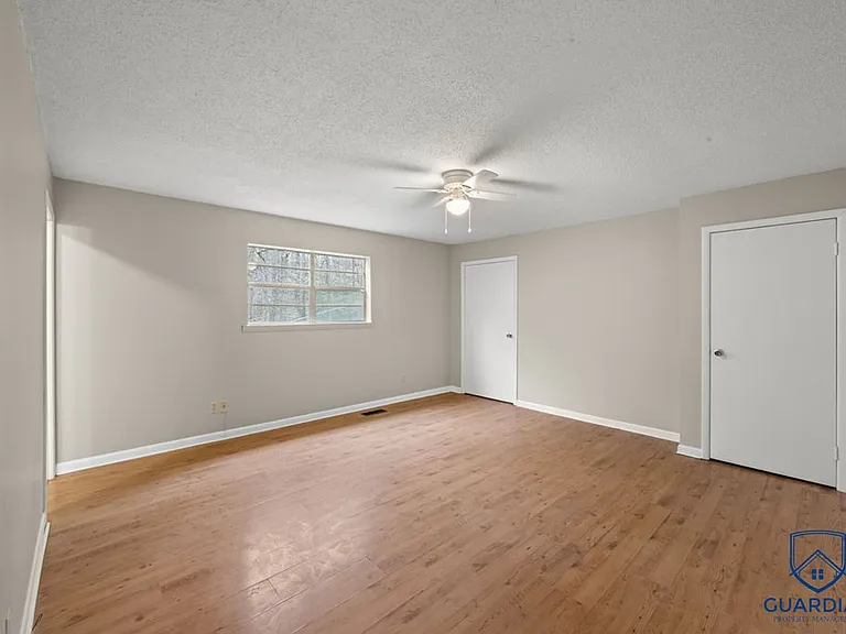 415 Hill St — Photo 8