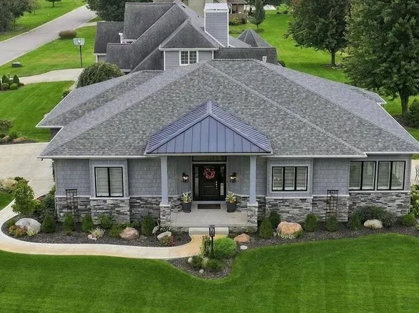 2835 E Prestwick Rd, Winona Lake, IN 46590
