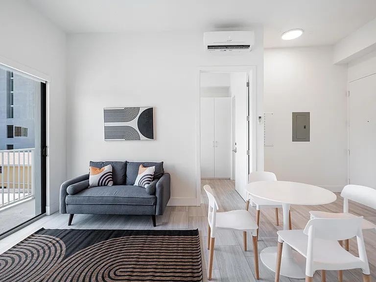 Otto Apartments — Photo 25