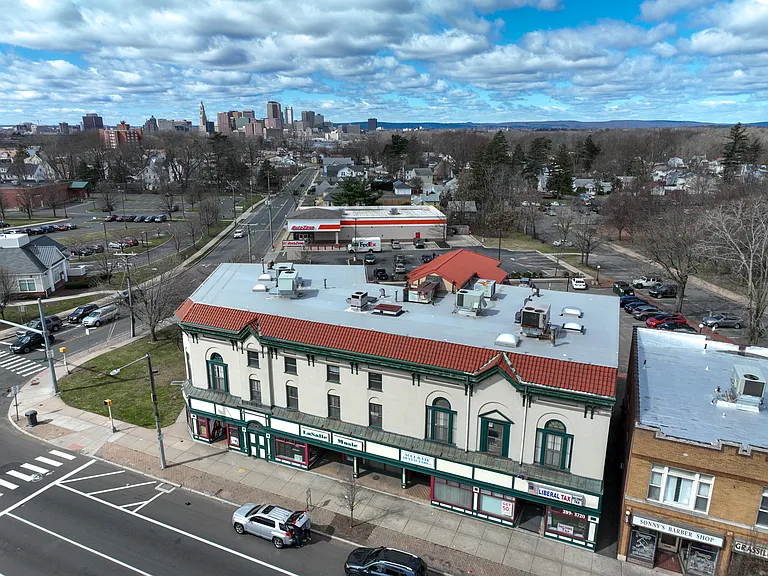 987 Main St — Photo 10