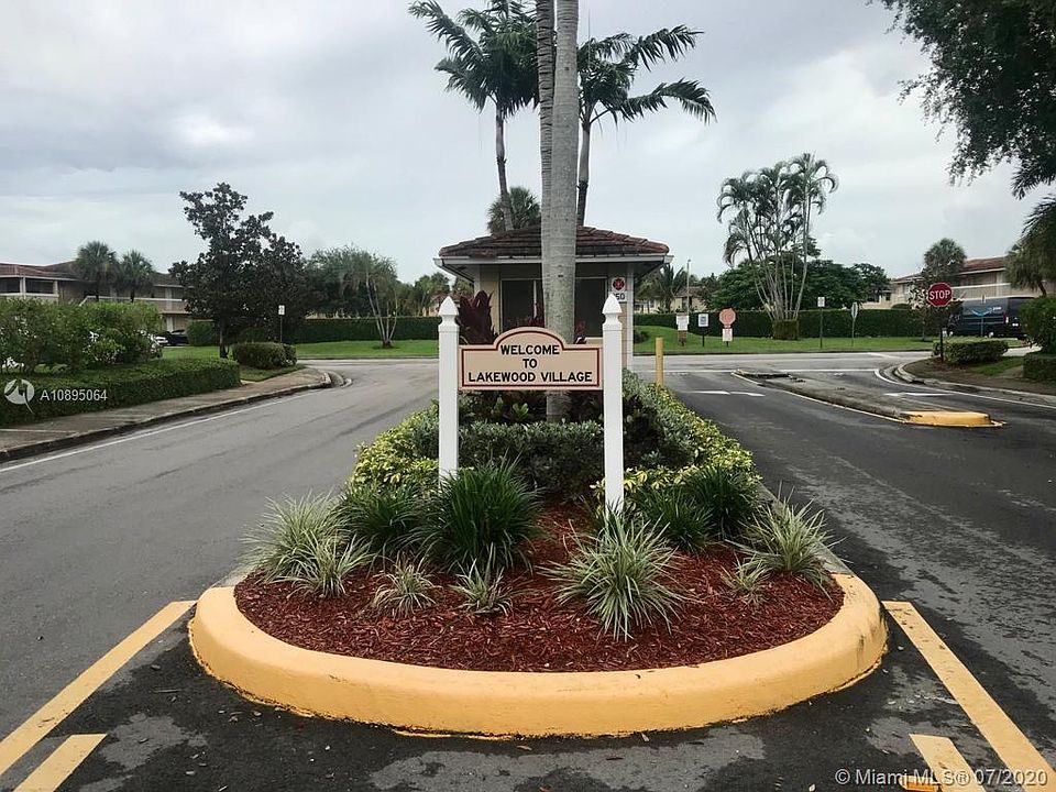1st image of 10143 Twin Lakes Dr #2-J