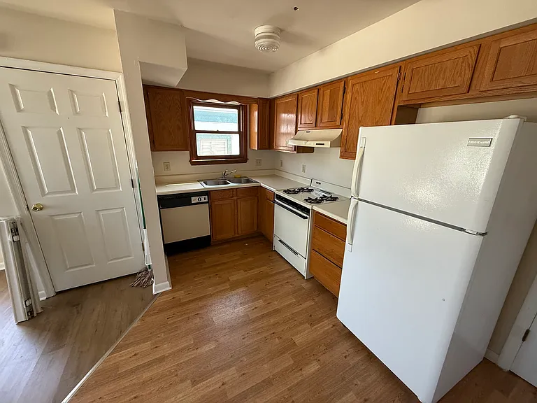 42 Commerce St #A-4 — Photo 4