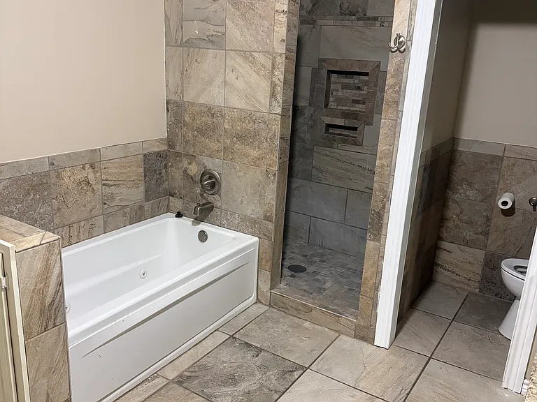 1315 Broadmoor St — Photo 5