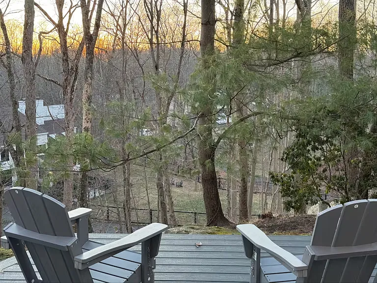 Walker Ln — Photo 31