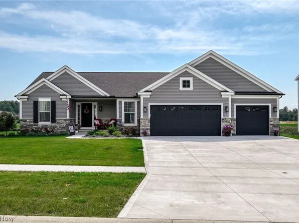 2182 Sugar Maple Dr, Kent, OH 44240