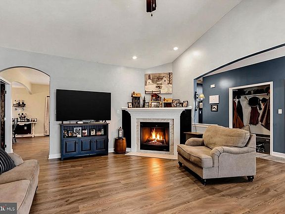 5th image of 113 Sianna Cir