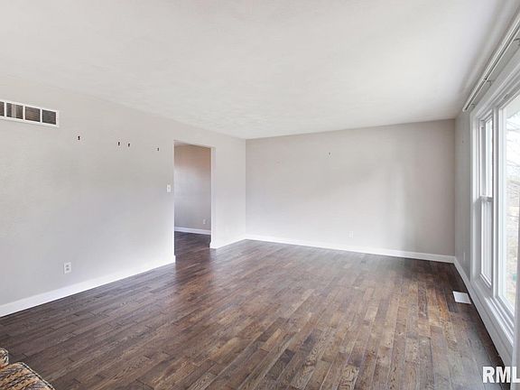 3rd image of 6505 N Imperial Dr