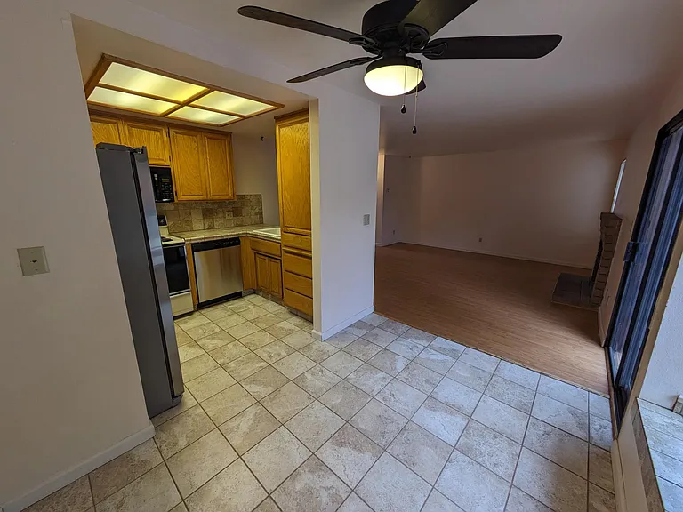 35631 Stowe Cmn — Photo 1