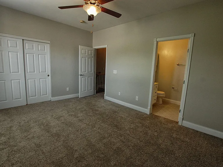 921 Sharkey Ln — Photo 22
