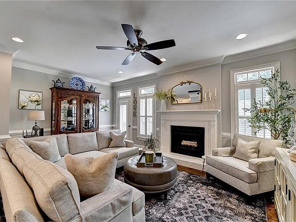 3rd image of 125 Weatherburne Dr