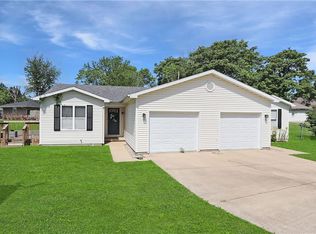 1108 B St, Charleston, IL 61920