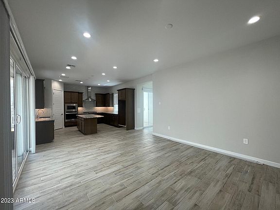 4th image of 5116 E COOLBROOK Avenue