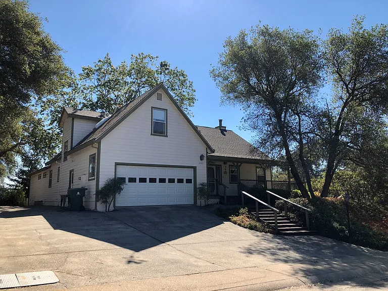 12439 Homestead Way — Photo 1