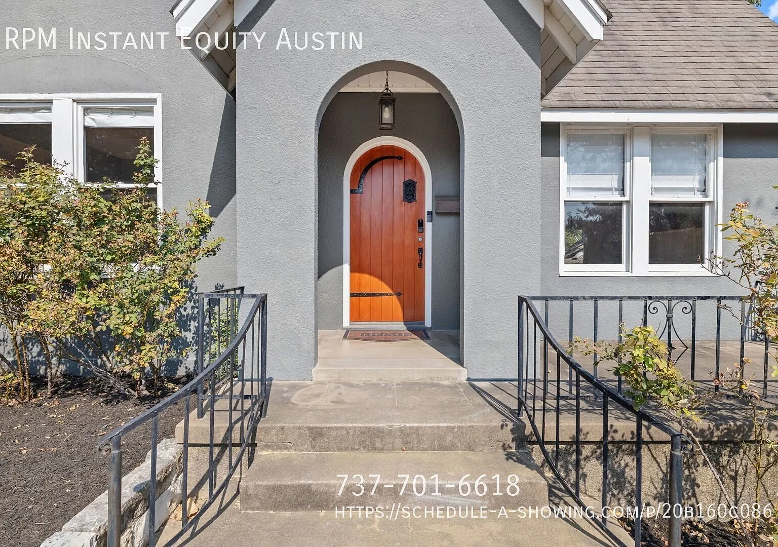 Charming Travis Heights 2/1 — Photo 3