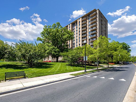 2nd image of 4600 S Four Mile Run Dr APT 540