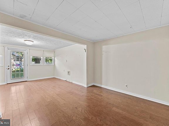 4th image of 817 Belfast Rd