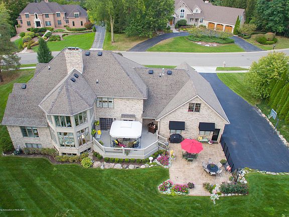 5th image of 2453 Pine Hollow Dr
