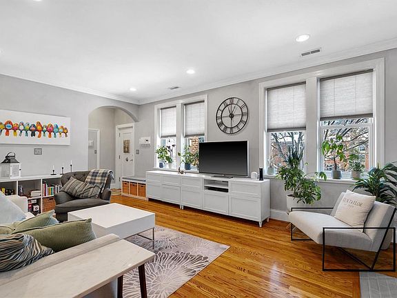 5th image of 321 N Taylor Ave