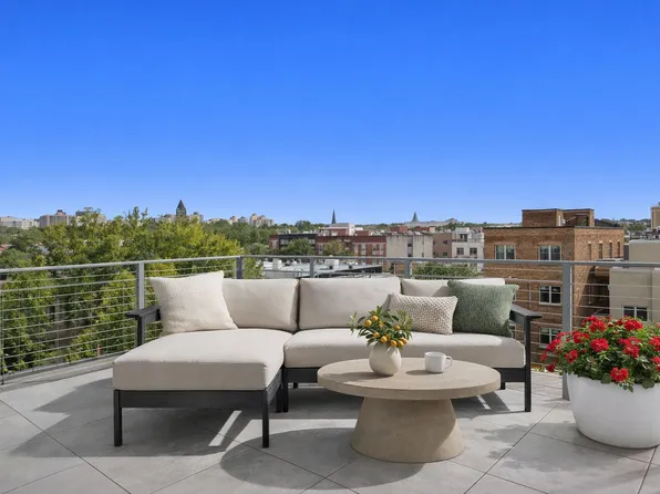 376 Bergen Street image 1 of 7