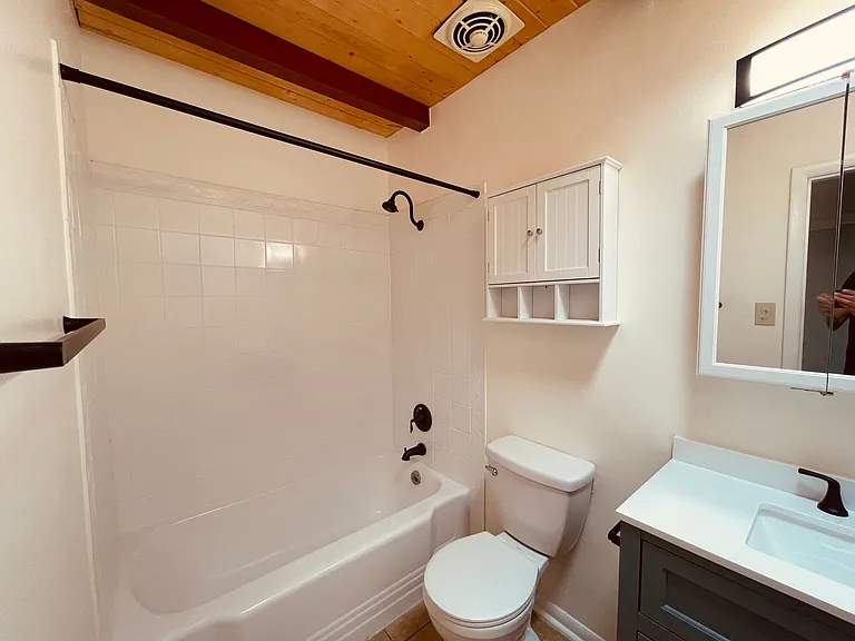 1428 Vassar Dr NE — Photo 15