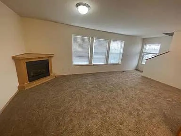 1235 SE Village View Ln — Photo 7