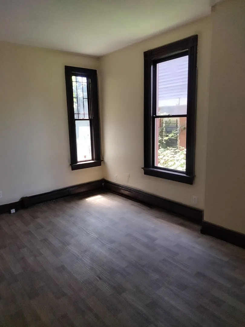 30 Morris Street — Photo 4