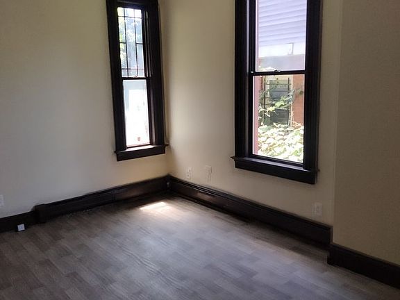 4th image of 30 Morris St #30M-101