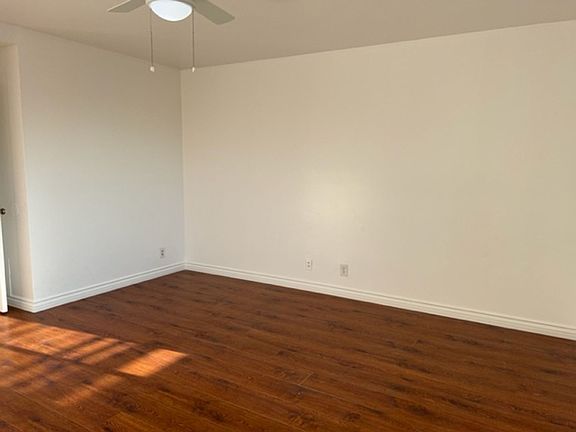 5th image of 2438 Myrtle Ave #A