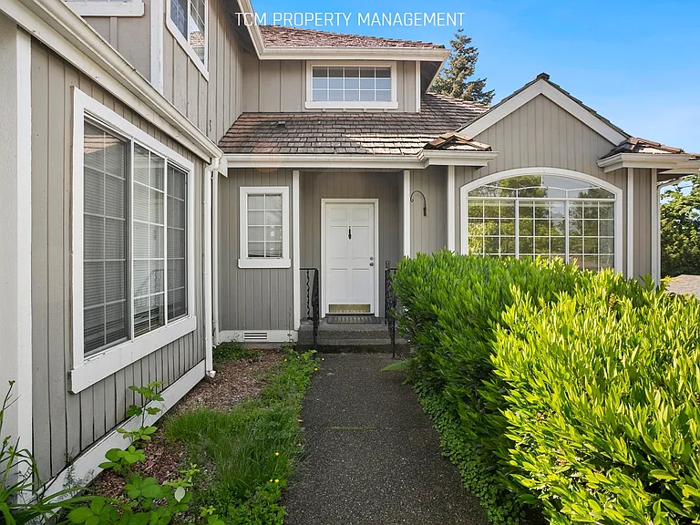 10103 SE 225th Pl — Photo 2