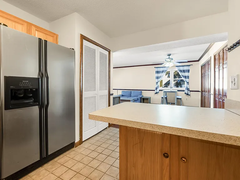 1301 Twin Circle Dr — Photo 7