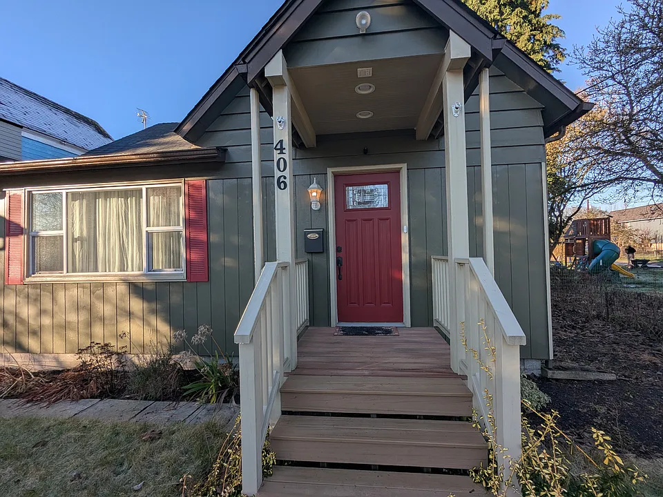 406 Pine Ave