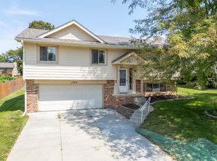 11212 Z St, Omaha, NE 68137