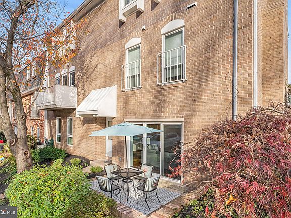 4th image of 3839 Persimmon Cir