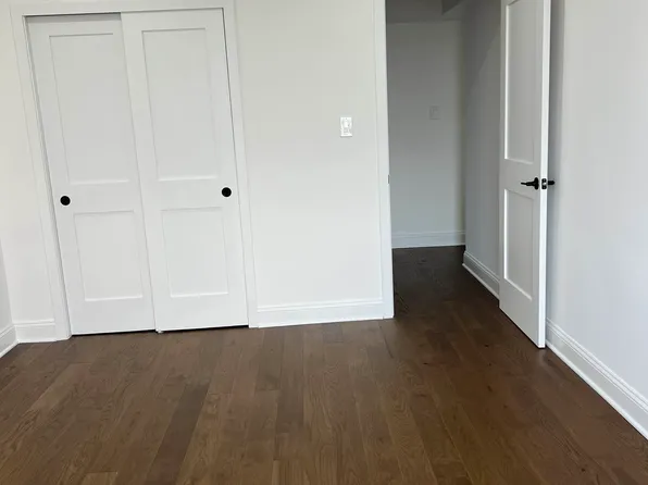 31-85 Crescent Street image 17 of 29