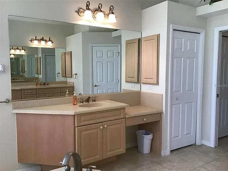 1292 W Hillsborough Blvd — Photo 16