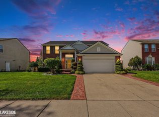 56543 Hastings Dr, Macomb, MI 48042