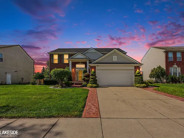 56543 Hastings Dr, Macomb, MI 48042