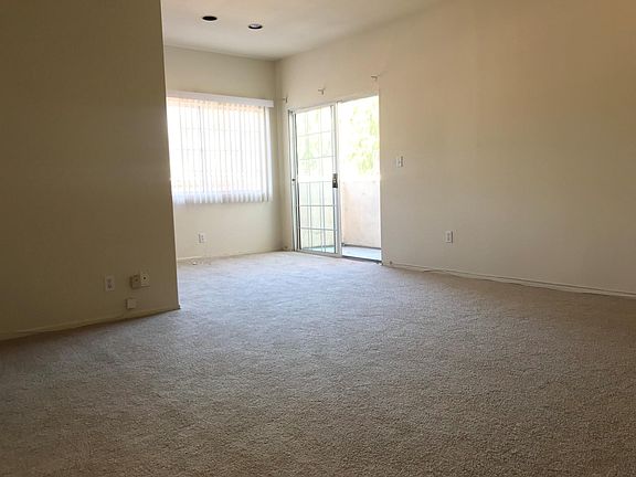 3rd image of 4539 Colbath Ave #201