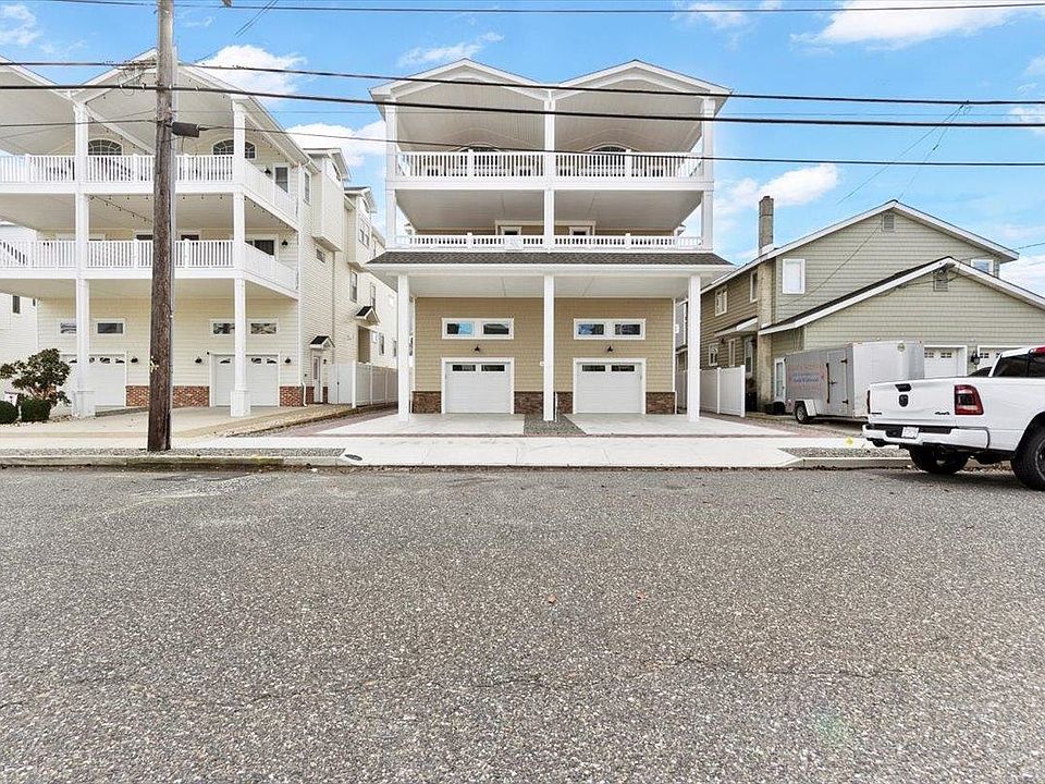 1st image of 226 44th St E #Sea
