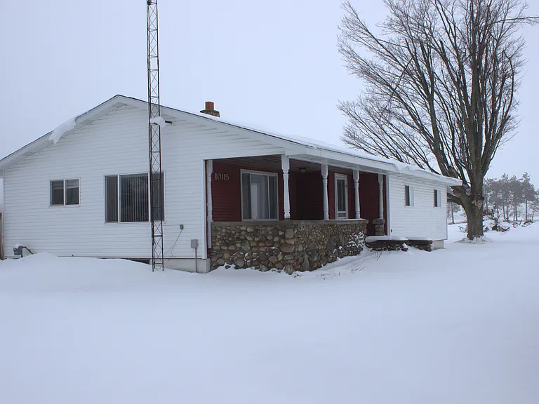 M32 10115th E — Photo 1