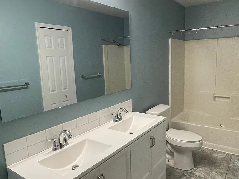 1270 Squires Dr — Photo 15