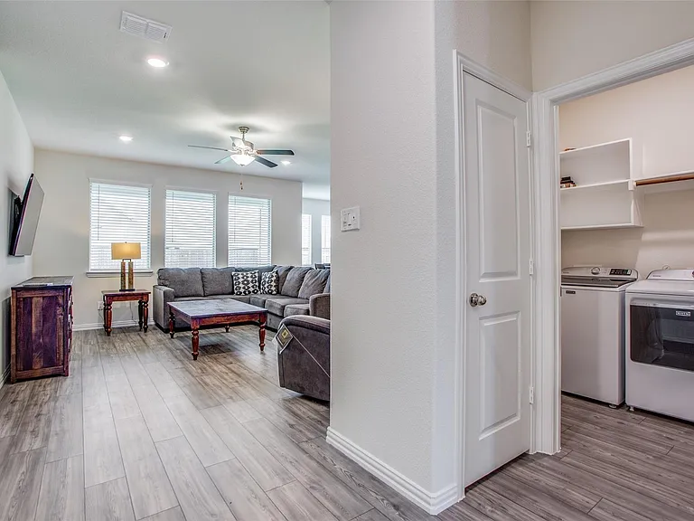 113 Hayes Dr — Photo 14