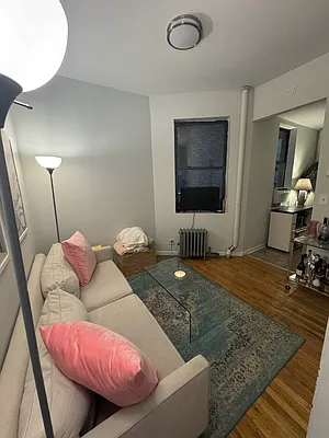 Rented by KNOCKKNOCK LLC | media 15