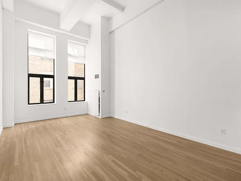 135 W 70th St #2C — Photo 3
